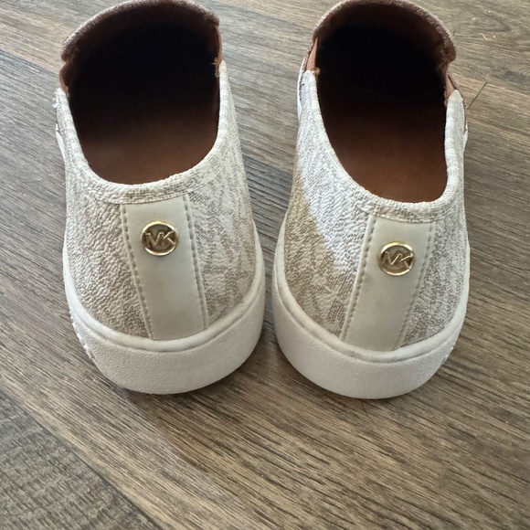 Michael Kors Keaton Logo Slip-On Sneaker - size 9 - Picture 3 of 4
